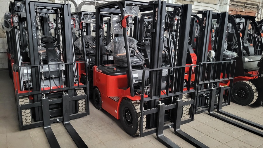 Тест-драйв складской техники на нашем складе в Артёме